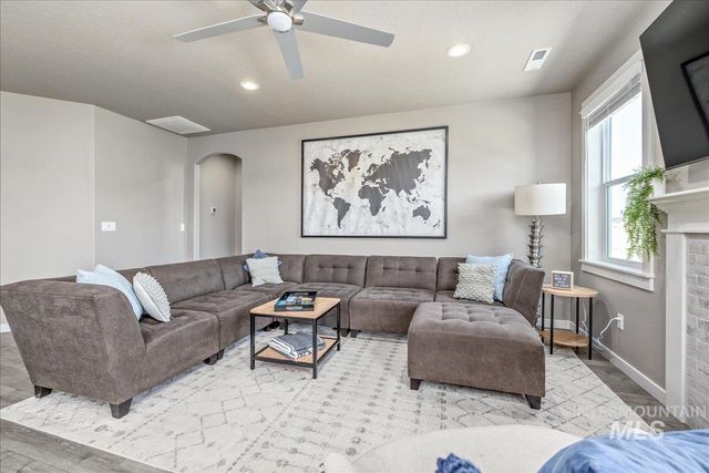 5714 E Milam St, Nampa, ID 83687