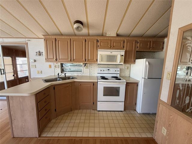 9514 BLACK BEAR DRIVE, Weeki Wachee, FL 34613