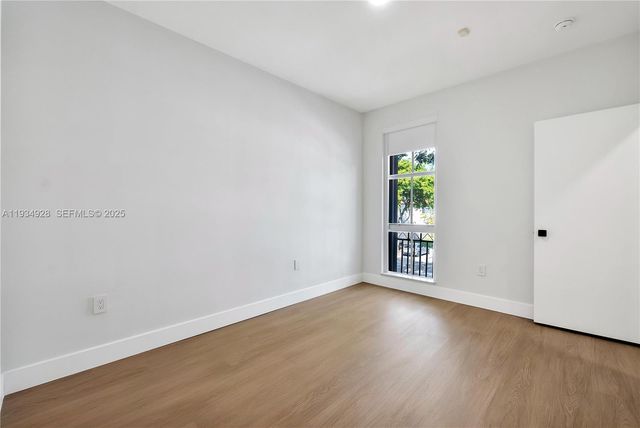 8354 NW 142nd St, Miami Lakes, FL 33016