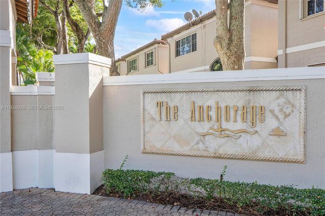 8354 NW 142nd St, Miami Lakes, FL 33016