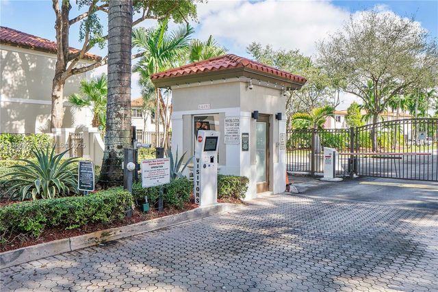 8354 NW 142nd St, Miami Lakes, FL 33016