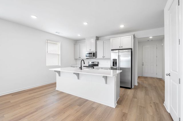 3316 Laurel Brook Ct, Columbia, TN 38401