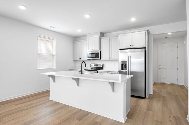 3316 Laurel Brook Ct, Columbia, TN 38401