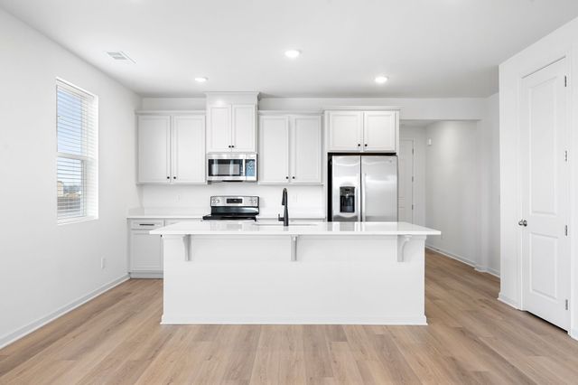 3316 Laurel Brook Ct, Columbia, TN 38401