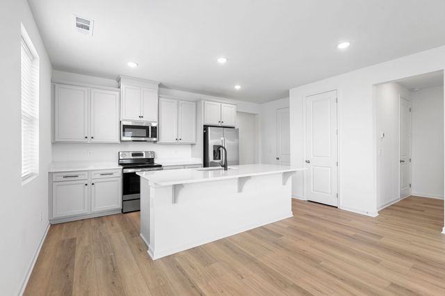 3316 Laurel Brook Ct, Columbia, TN 38401