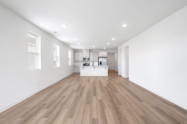 3316 Laurel Brook Ct, Columbia, TN 38401
