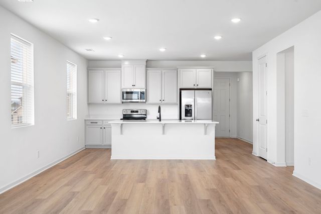 3316 Laurel Brook Ct, Columbia, TN 38401