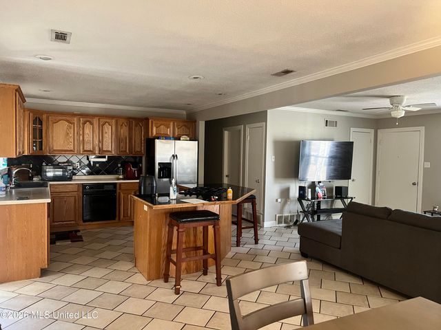 7736 Charleston Drive, Southaven, MS 38671