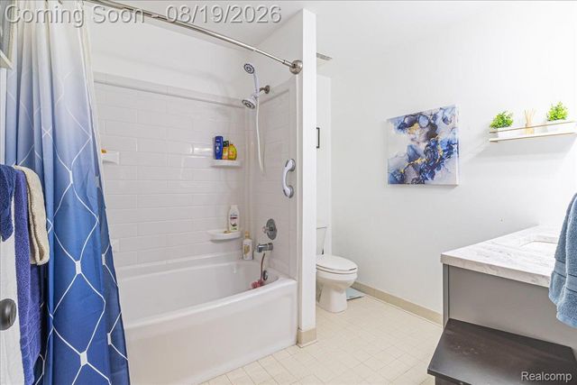4929 Harbor Point Drive, Waterford Charter Township, MI 48329