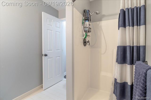 4929 Harbor Point Drive, Waterford Charter Township, MI 48329