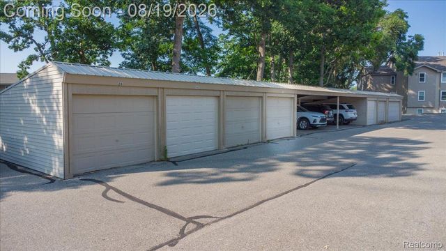 4929 Harbor Point Drive, Waterford Charter Township, MI 48329