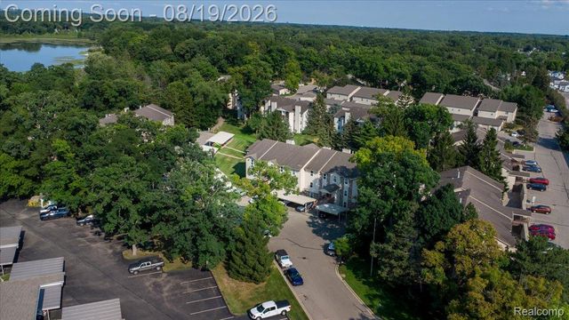 4929 Harbor Point Drive, Waterford Charter Township, MI 48329