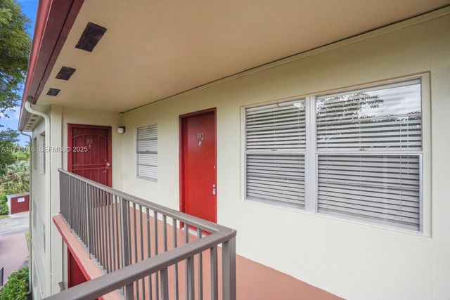 151 SW 135th Terrace 302T, Pembroke Pines, FL 33027