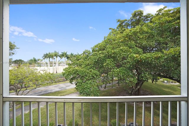 151 SW 135th Terrace 302T, Pembroke Pines, FL 33027
