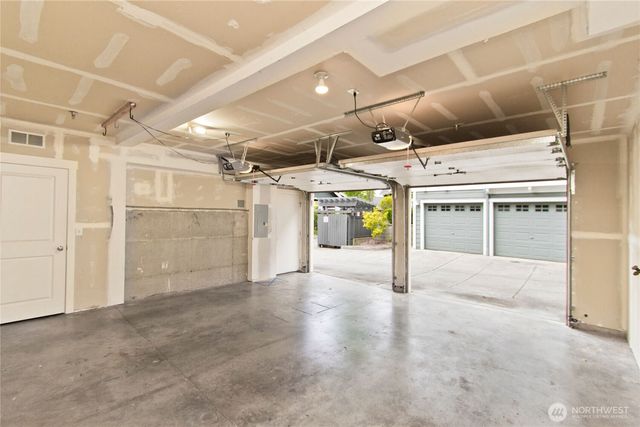1843 NE Kenyon Court, Issaquah, WA 98029