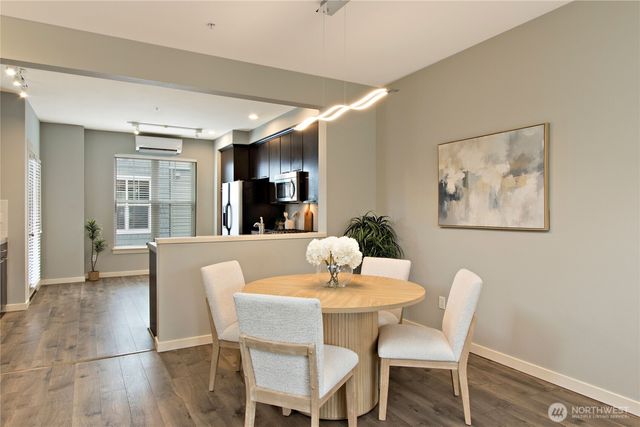 1843 NE Kenyon Court, Issaquah, WA 98029