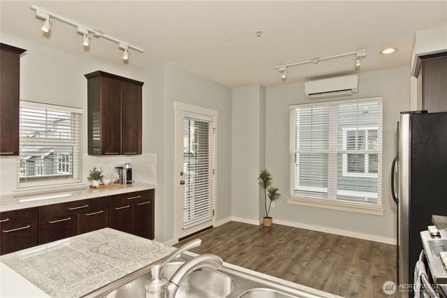 1843 NE Kenyon Court, Issaquah, WA 98029