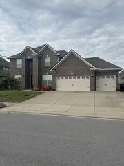 929 Sapphire Dr, Murfreesboro, TN 37128