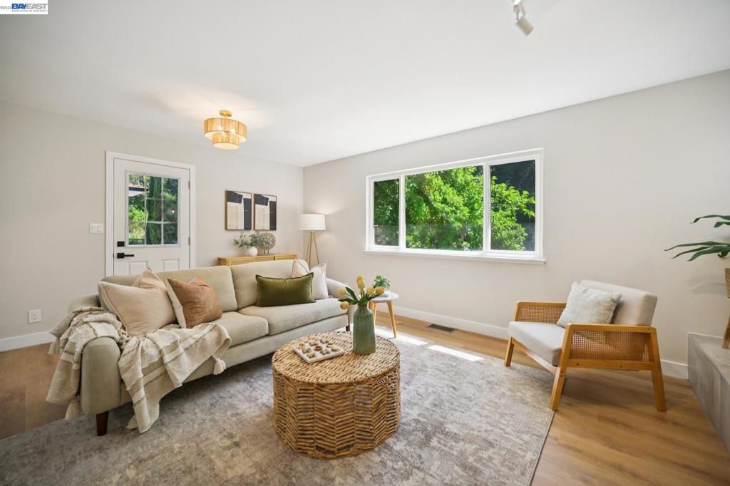 Image 26 of property listing at 31067 Palomares Rd, Castro Valley, CA 94552
