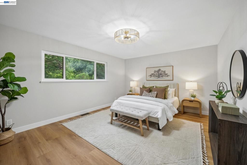 Image 33 of property listing at 31067 Palomares Rd, Castro Valley, CA 94552