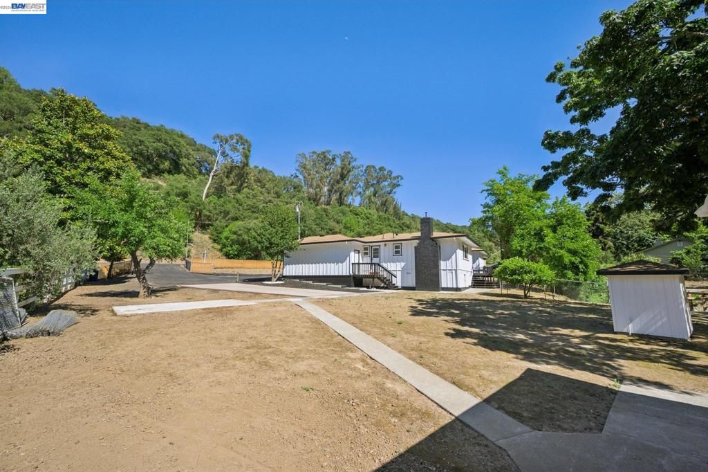 Image 52 of property listing at 31067 Palomares Rd, Castro Valley, CA 94552