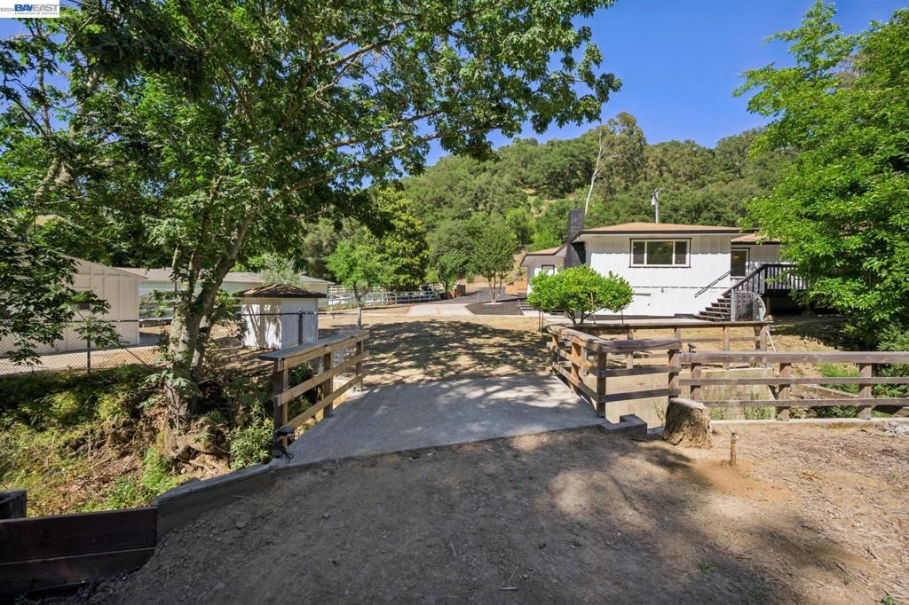Image 54 of property listing at 31067 Palomares Rd, Castro Valley, CA 94552
