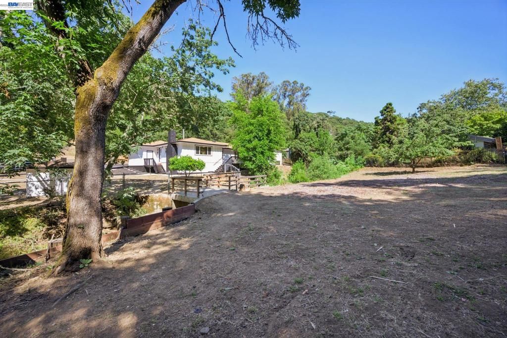 Image 56 of property listing at 31067 Palomares Rd, Castro Valley, CA 94552