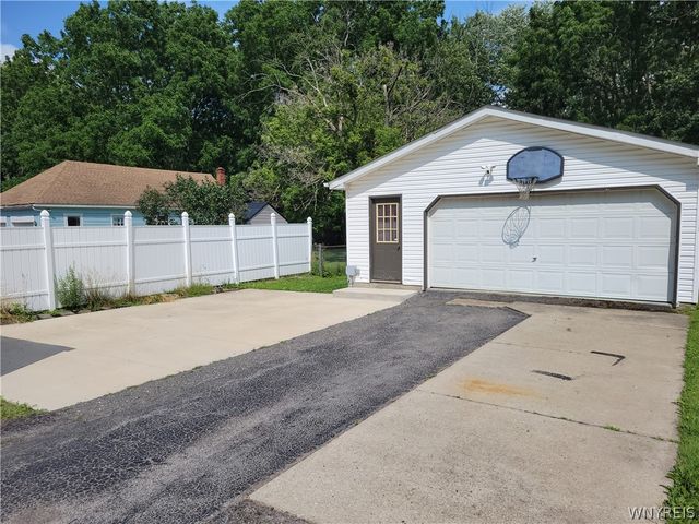 172 Erie Street, Lockport City, NY 14094