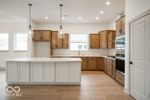 15942 Vitalize Run, Fishers, IN 46040
