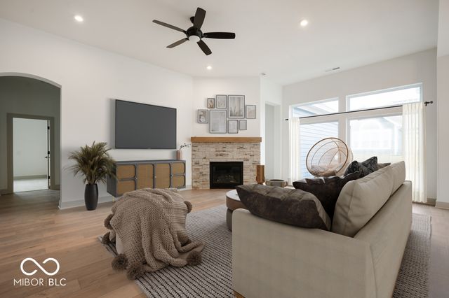 15942 Vitalize Run, Fishers, IN 46040
