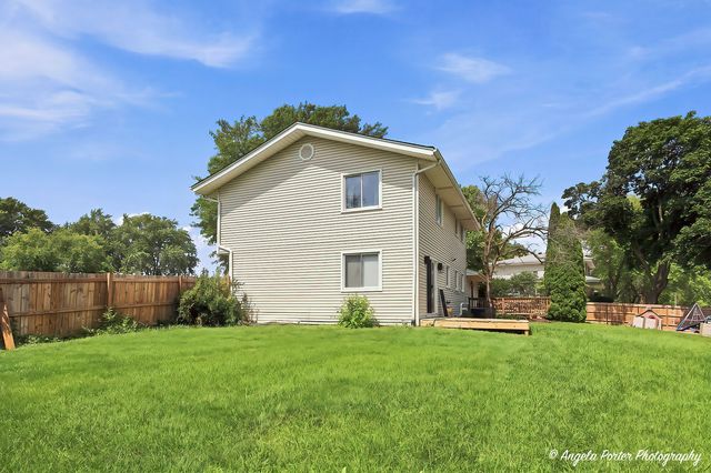 430 Shagbark Lane, Lindenhurst, IL 60046