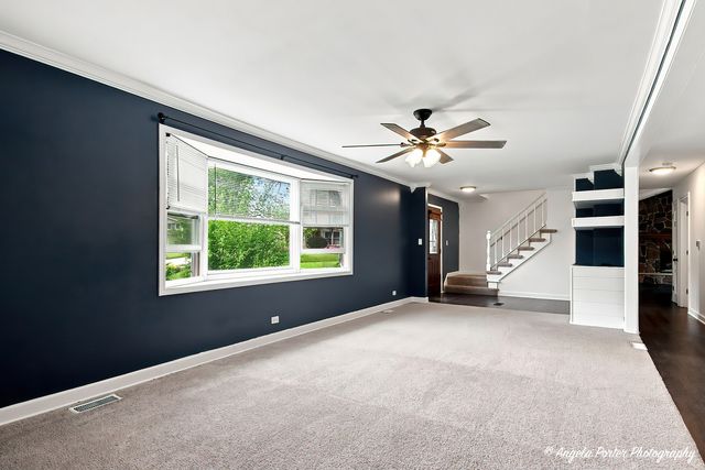 430 Shagbark Lane, Lindenhurst, IL 60046