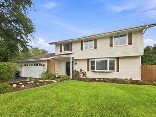 430 Shagbark Lane, Lindenhurst, IL 60046
