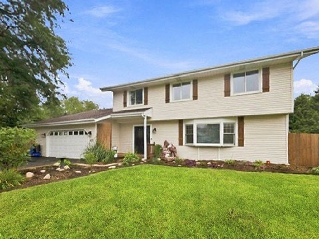 430 Shagbark Lane, Lindenhurst, IL 60046