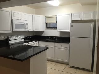 8290 Lake Dr 144, Doral, FL 33166