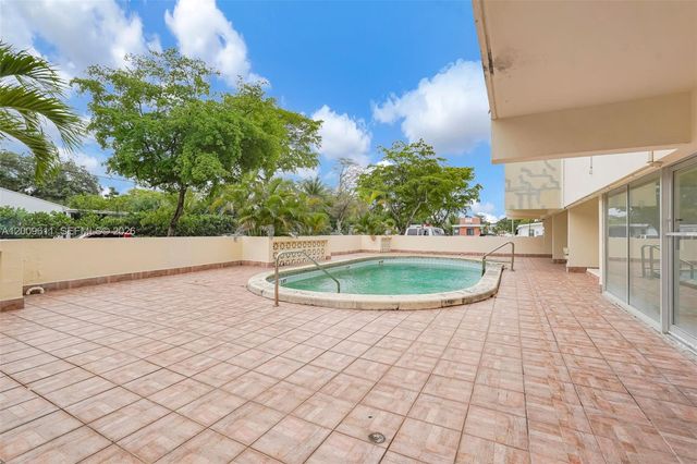 1225 NE 124th St 49C, North Miami, FL 33161
