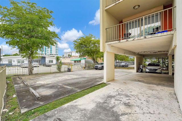 1225 NE 124th St 49C, North Miami, FL 33161