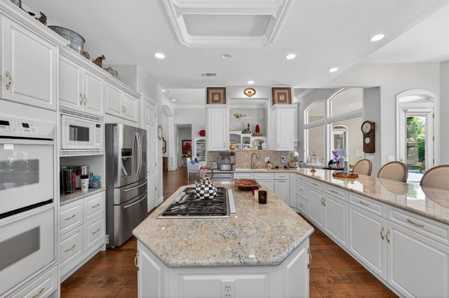 2575 W Beechwood Avenue, Fresno, CA 93711