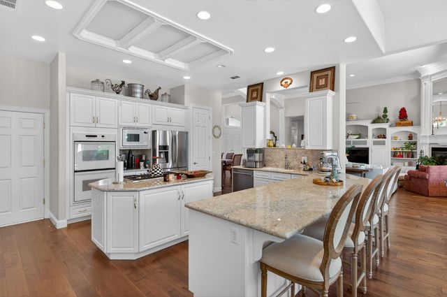 2575 W Beechwood Avenue, Fresno, CA 93711