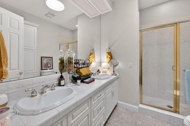 2575 W Beechwood Avenue, Fresno, CA 93711