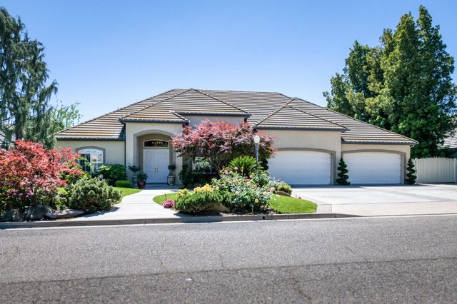 2575 W Beechwood Avenue, Fresno, CA 93711