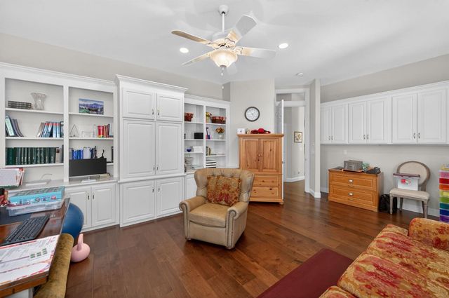 2575 W Beechwood Avenue, Fresno, CA 93711