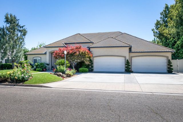 2575 W Beechwood Avenue, Fresno, CA 93711