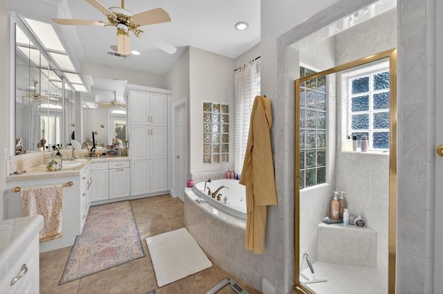 2575 W Beechwood Avenue, Fresno, CA 93711