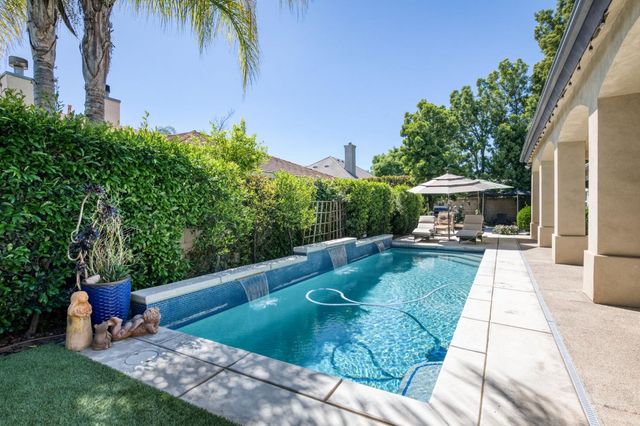 2575 W Beechwood Avenue, Fresno, CA 93711