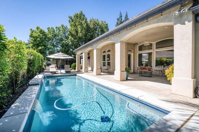 2575 W Beechwood Avenue, Fresno, CA 93711