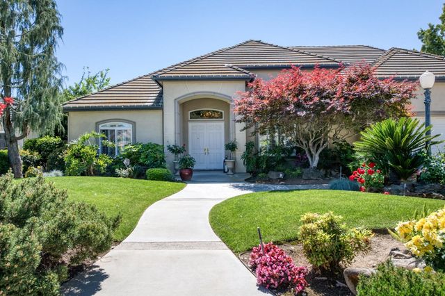 2575 W Beechwood Avenue, Fresno, CA 93711