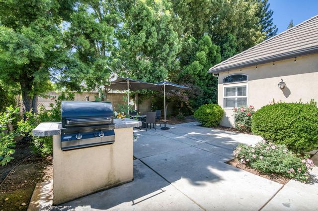 2575 W Beechwood Avenue, Fresno, CA 93711