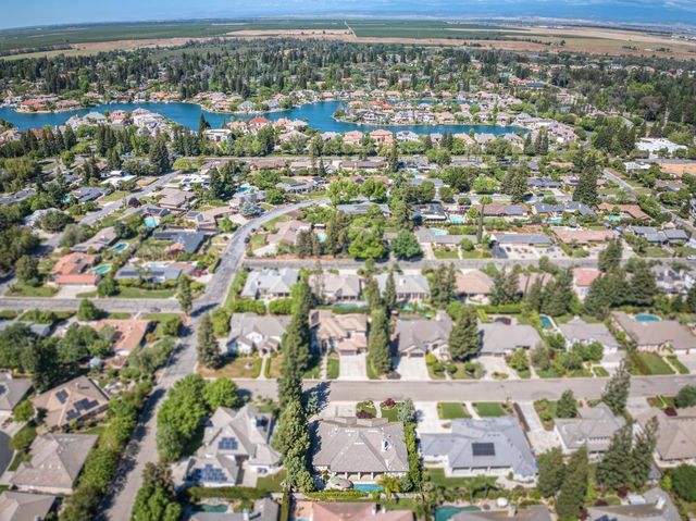 2575 W Beechwood Avenue, Fresno, CA 93711