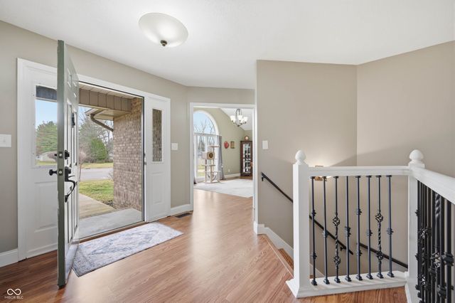 209 N Copperwood Court, Muncie, IN 47304